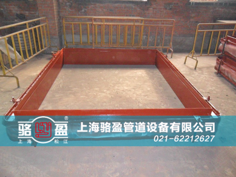 非金屬<a href=http://www.wanhuwc.cn target=_blank class=infotextkey>補(bǔ)償器</a>生產(chǎn)車間