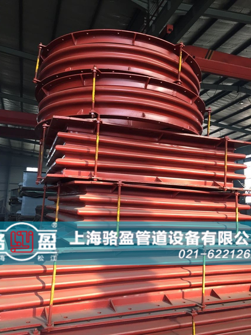 多種型號的非金屬<a href=http://www.wanhuwc.cn target=_blank class=infotextkey>補償器</a>發(fā)貨現(xiàn)場